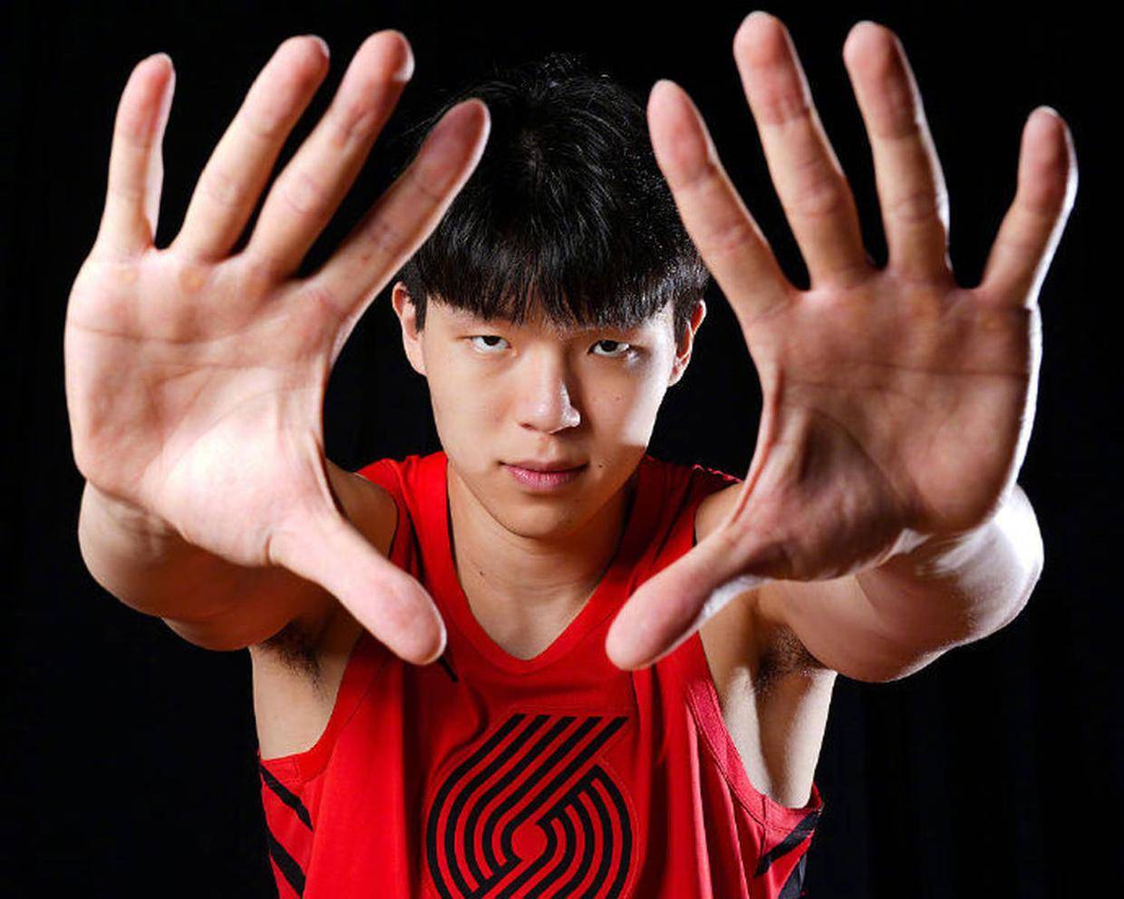 队记：杨瀚森能成为组织核心 管理层喜欢他的传球